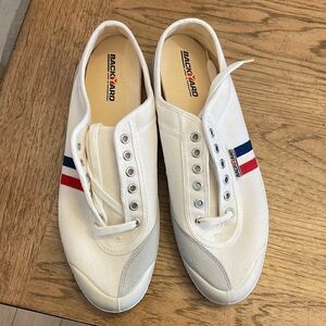 BACKYARD FOOTWEAR WHITE WITH GREY AND RED/NAVY STRIPES.  NEW IN BOX